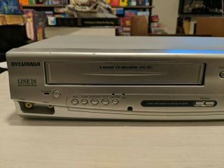 SYLVANIA DVD VCR VHS Combo Player Model DV220SL8 no remote.  well 2