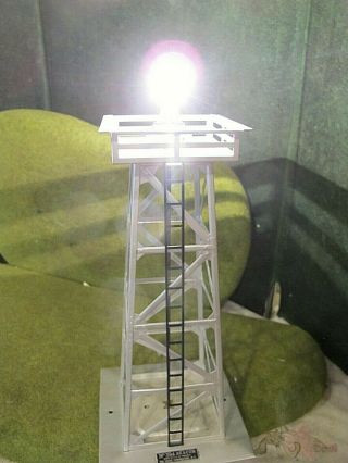 Lionel O/027 Gauge Diecast 394 Beacon Tower Silver Vintage Lionel Made In Usa.