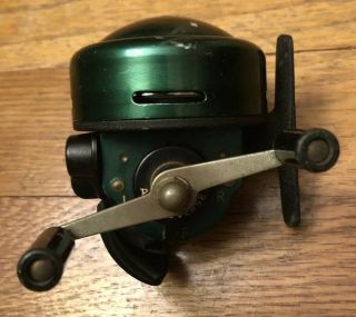 Vintage ' The Century ' by Johnson Fishing Spin Cast Reel Model 100A Made in USA. 3
