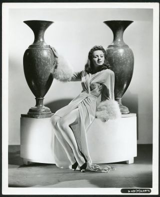 Jeanne Crain Vintage 1940s Leggy Cheesecake Photo