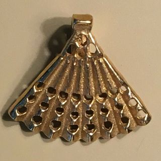 Wonderfully Detailed,  Vintage 14 K Solid Yellow Gold Miniature Fan Charm,  0.  69 G