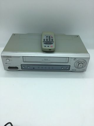 Magnavox Vcr Vhs Player Cassette Recorder Mvr430 With Remote