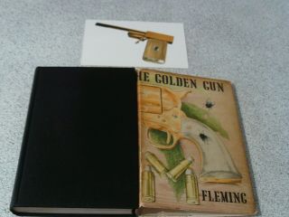 IAN FLEMING - - THE MAN WITH THE GOLDEN GUN - 1965 - COVER J.  CAPE 2