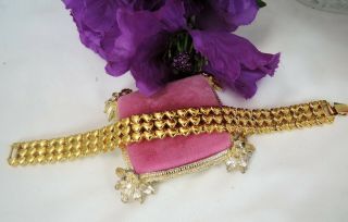 Heavy Vintage Trifari Shiny Gold Plated " Hearts " Link Bracelet Intricate Design