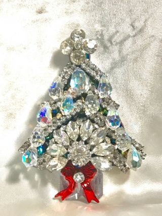 Sparkling Vintage Clear Rhinestone Christmas Tree Pin Brooch Laheir