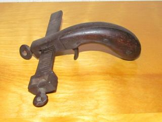 Vintage C.  S.  Osborne & Co.  Pistol Grip Draw Gauge Leather Cutter Old Tools
