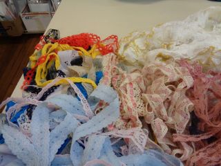 1 lb.  MIXED COLORED AND VINTAGE SEWING LACE b 4