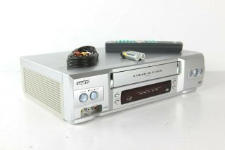 Sanyo Vwm - 800 Vcr Stereo Hi Fi Bundle With Remote Batteries And Rca Cables
