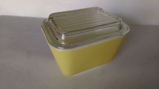 Vintage Yellow 501b Pyrex Refrigerator Dish With Lid 1.  5 Cup