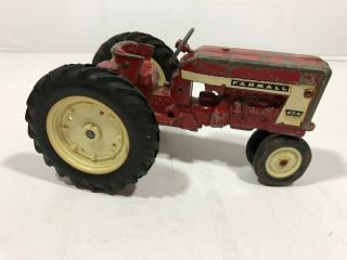 Die - Cast International Farmall 404 Red Tractor 1/16 Vintage Collectible