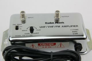 Vintage Radio Shack 15 - 1113b 20db Signal Amplifier Uhf Vhf Fm 117 Vac 60hz 3.  6w