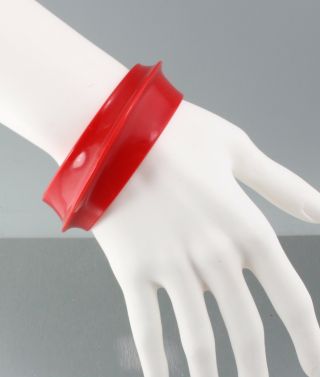 Vintage 70’s Red Plastic Lucite Bangle Bracelet