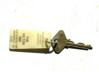 Vtg The Hilton Inn Bakersfield Ca Motel Hotel Return Room Key Keychain (272)