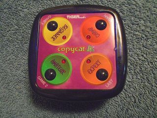 Vintage 1996 Tiger Copycat Jr.  Handheld Electronic Memory Game -