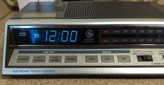 Vintage GE General Electric Clock Radio Model 7 - 4663A Electronic Touch Control 8