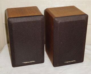 Realistic Minimus 7w Walnut Veneer Cabinet Speakers.  1 Pair.  40 Watts