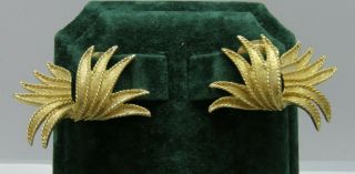 Vintage Signed Numbered Boucher Gold Tone Split Design Clip Earrings 1.  5 " X 1 "