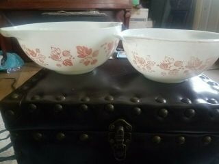 2 Vintage Pyrex Pink & White Gooseberry Cinderella Nesting Mixing Bowls