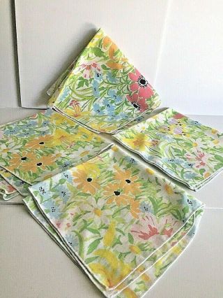 Vtg Cloth Dinner Napkins Set Of 4 Retro Look Multi Color Pastel Floral 16x16.  5 "