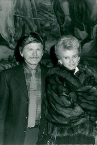 Charles Bronson With Wife Jill Ireland - Vintage Photo