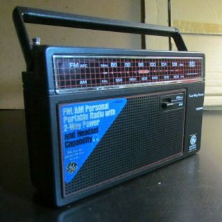 Vintage Ge Portable Radio Am/fm 7 - 26600 General Electric