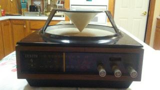 Vintage Zenith " Circle Of Sound " Solid State Am/fm Table Radio Model A424w