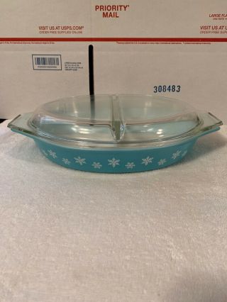 Vintage Pyrex Turquoise Snowflake Divided Serving Dish W/Lid 1 1/2 Qt 2