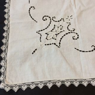Vtg Linen Table Cloth Cut Work Embroidery Needle Lace Filet Edge White Work 4
