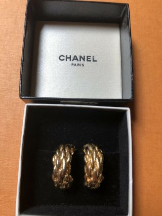 Signed Authentic Vintage Chanel Chain Hoop Gold Tone Clip On Earrings
