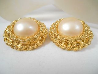 Vintage Joan Rivers Faux Pearl Clip On Earrings Gold Tone Clip Rope Border 9j
