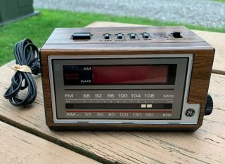 Vintage General Electric Digital Am Fm Radio Alarm Clock Model 7 - 4601a