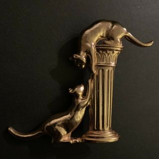 Jj Signed Jonette Jewelry Vintage Gold Cats Playing On Pedestal Pin