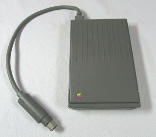 Apple Macintosh HDI - 20 External Floppy Disk Drive 1991 Vintage 1.  4 MB 2