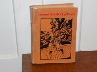 Howard Pyle’s Book Of Pirates Hard Cover Book Copyright 1921