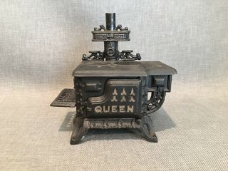 Vintage Queen Miniature Cast Iron Wood Stove - Salesman Sample