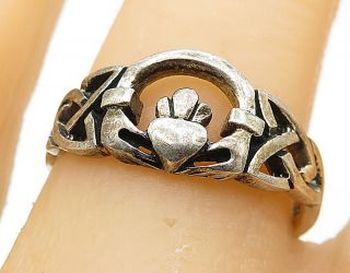 925 Sterling Silver - Vintage Traditional Celtic Claddagh Band Ring Sz 8 - R8536