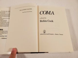 COMA Robin Cook 1st First Edition 1977 Little Brown HCDJ 3