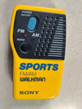 Sony Walkman Sports Srf - 8 Vintage Fm Am Radio - Good Belt Clip