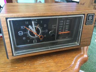 Vintage Ge General Electric Am/fm Radio Alarm Clock Analog Model 7 - 4550b