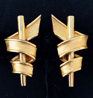 Vintage Crown Trifari Ribbon Design Earrings Gold Tone Signed Clip On
