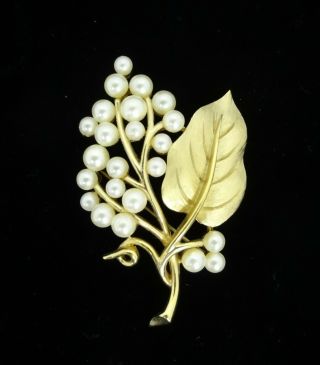 Vintage Trifari Crown Gold Tone Leaf With Faux White Pearl Brooch Pin