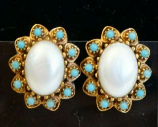 Vtg Florenza Gold Tone Faux Pearl Cabochon & Turquoise Accents Clip On Earrings