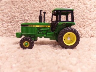 1990 Vintage Ertl 1/64 Scale Diecast John Deere 4850 Tractor Farm Machine Toy A