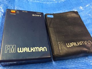 Sony Fm Walkman Blue Model Srf - 40w,  Belt Clip And Leather Sleeve