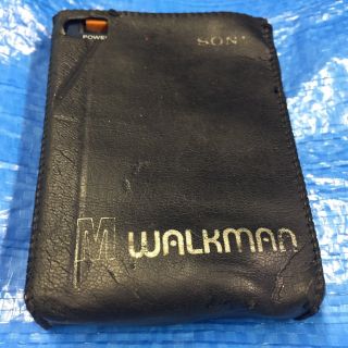 Sony FM Walkman Blue Model SRF - 40W,  Belt Clip and Leather Sleeve 5