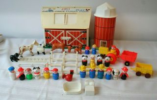 Vintage Fisher Price Little People Farm Barn Play Set 915