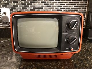 Rca Portable B&w 9 " Television Tv - Vintage (1975),  Model Au091a