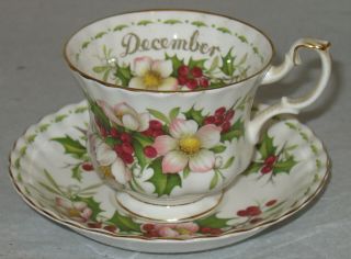 Vtg Royal Albert Christmas December Rose Fine Bone China Tea Cup Saucer England