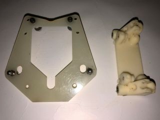 Vintage Team Associated Rc10t White Front Bulkhead Front Shock Tower