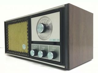 Vintage KLH Model Twenty One 21 AM/FM Table Radio Walnut Cabinet 7